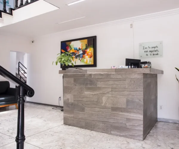 Recepción en Gomac Arboledas, oficinas en renta en Guadalajara