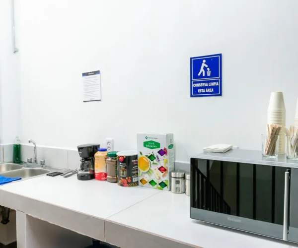 Cocineta en Gomac Col. Americana, oficinas en renta en Guadalajara