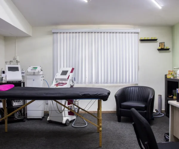 Cabina de estética en Gomac Expo Guadalajara, oficinas en renta en Guadalajara