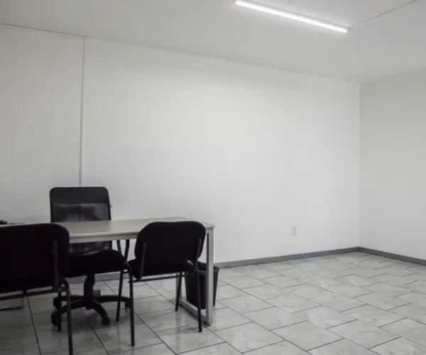 Oficina amplia en Gomac Galerías, oficinas en renta en Guadalajara