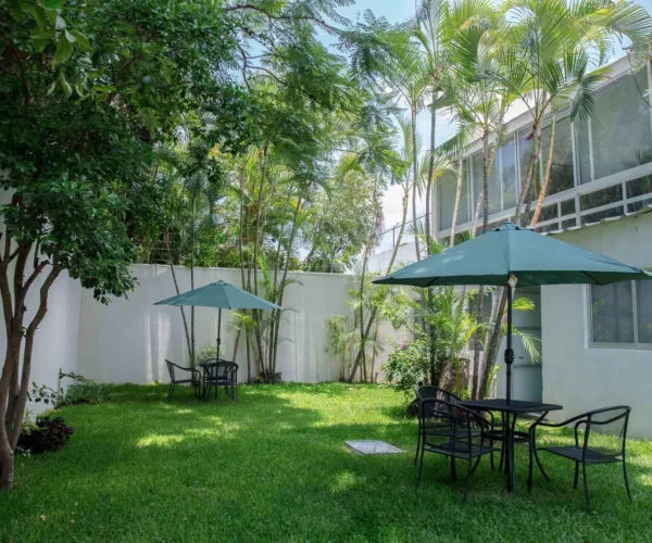 Jardín en Gomac Glorieta la Estampida, oficinas en renta en Guadalajara
