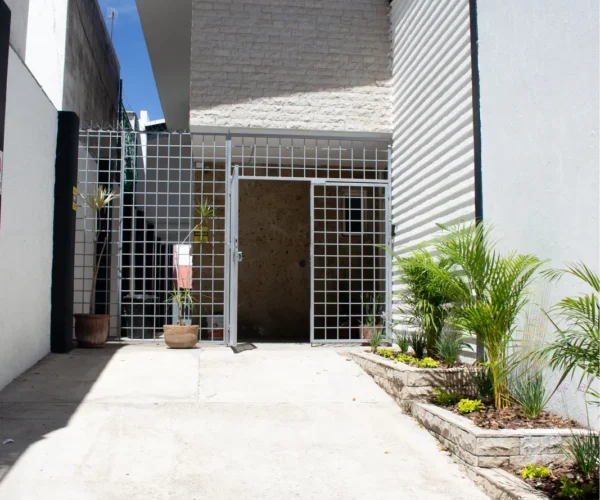 Acceso en Gomac Guadalupe, oficinas en renta en Guadalajara