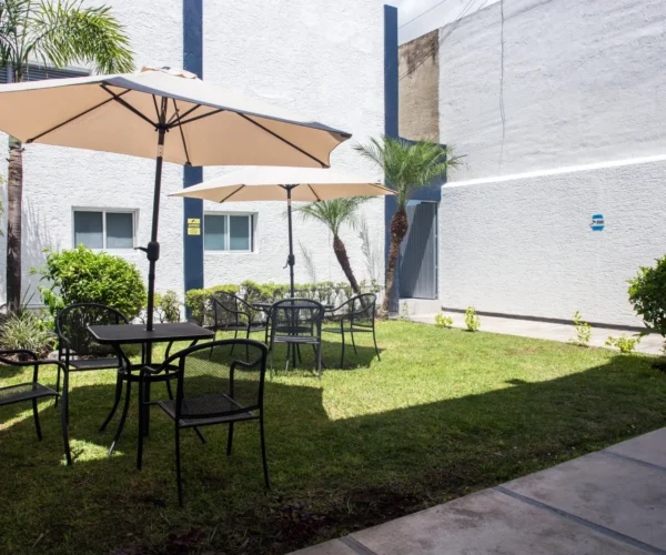 Jardín en Gomac Naciones Unidas, oficinas en renta en Guadalajara