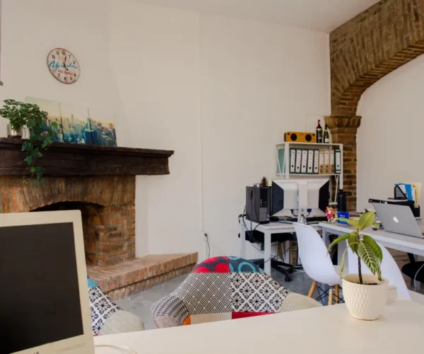 Oficina con chimenea en Gomac Punto Sao Paulo, oficinas en renta en Guadalajara